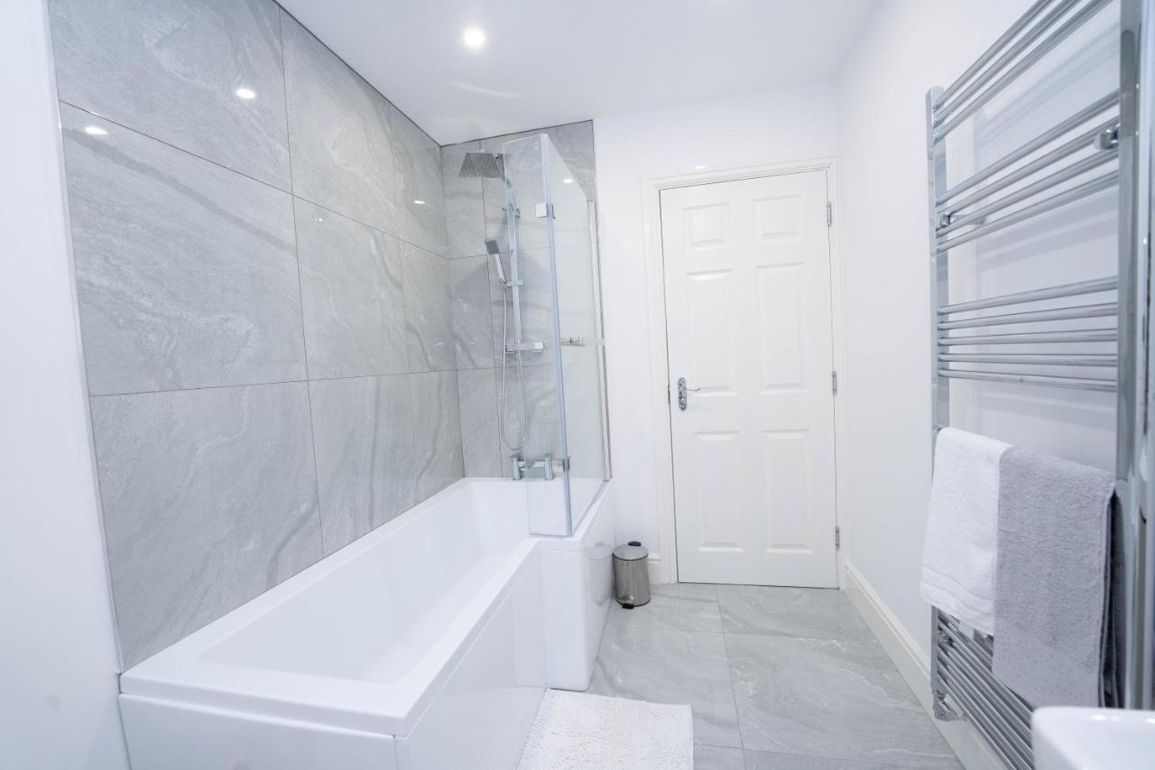 Entire Modern Home With Private Parking For 6/8 Persons Worksop Exteriér fotografie