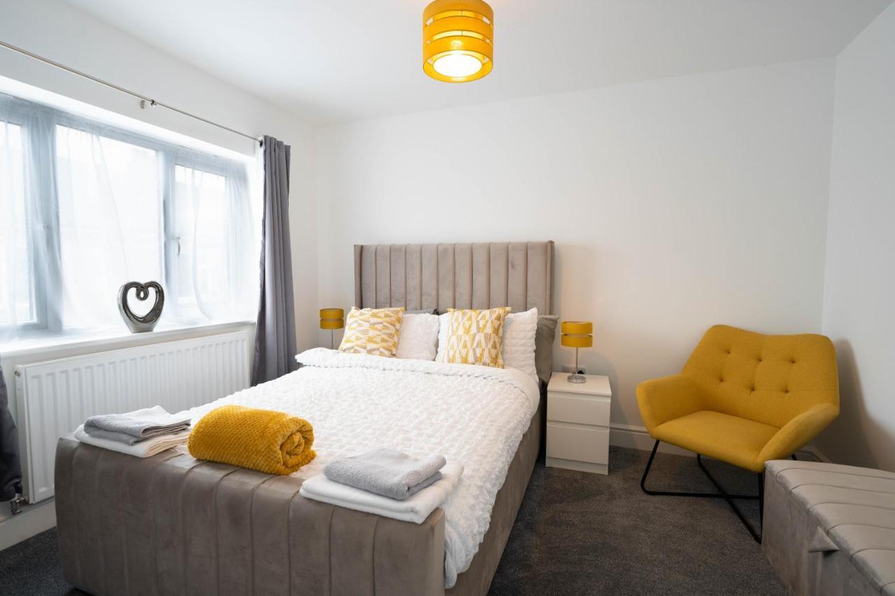 Entire Modern Home With Private Parking For 6/8 Persons Worksop Exteriér fotografie
