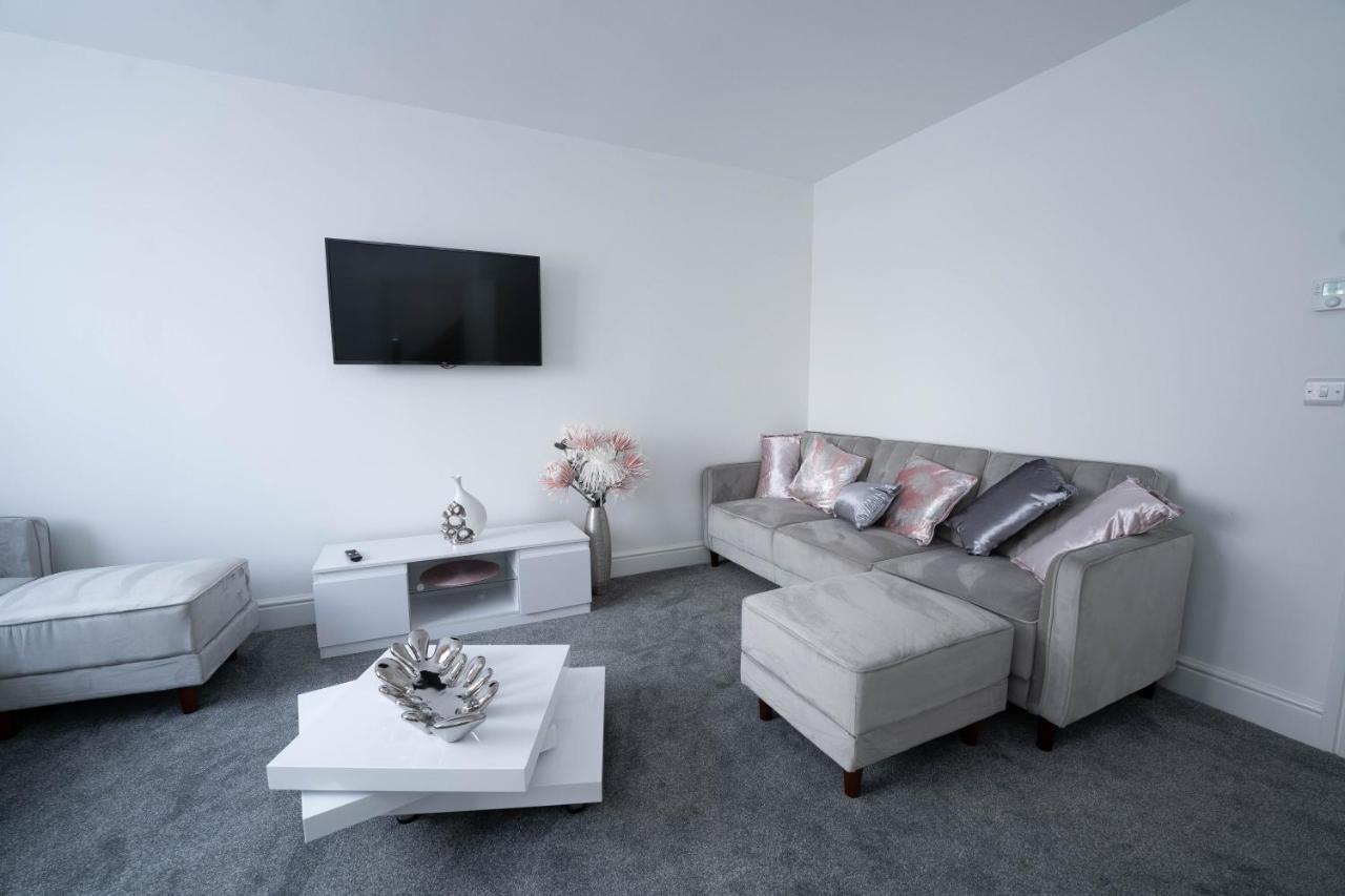 Entire Modern Home With Private Parking For 6/8 Persons Worksop Exteriér fotografie