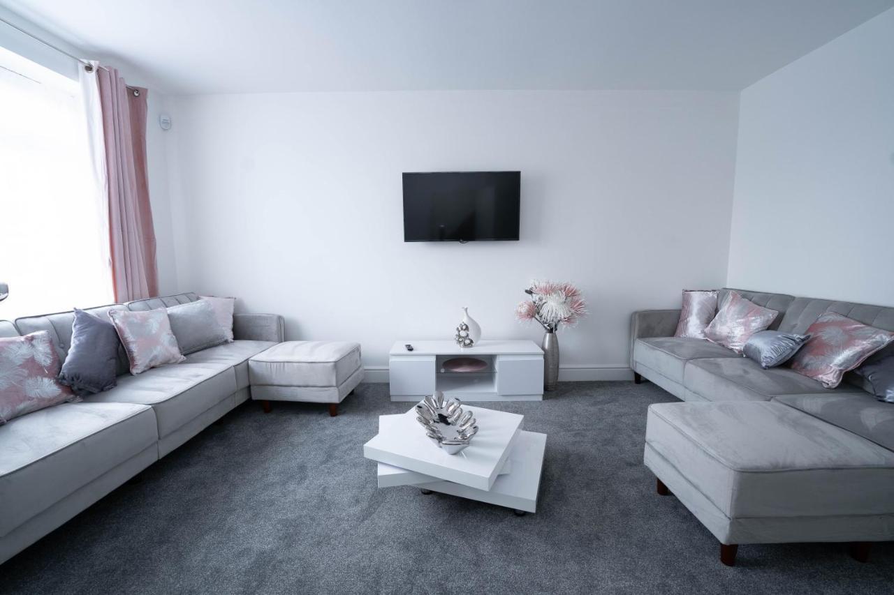 Entire Modern Home With Private Parking For 6/8 Persons Worksop Exteriér fotografie