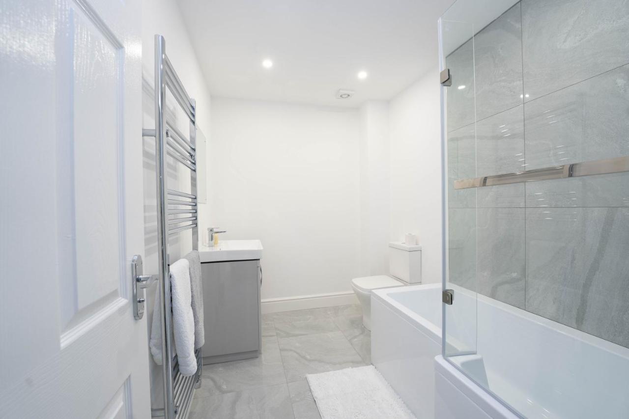 Entire Modern Home With Private Parking For 6/8 Persons Worksop Exteriér fotografie