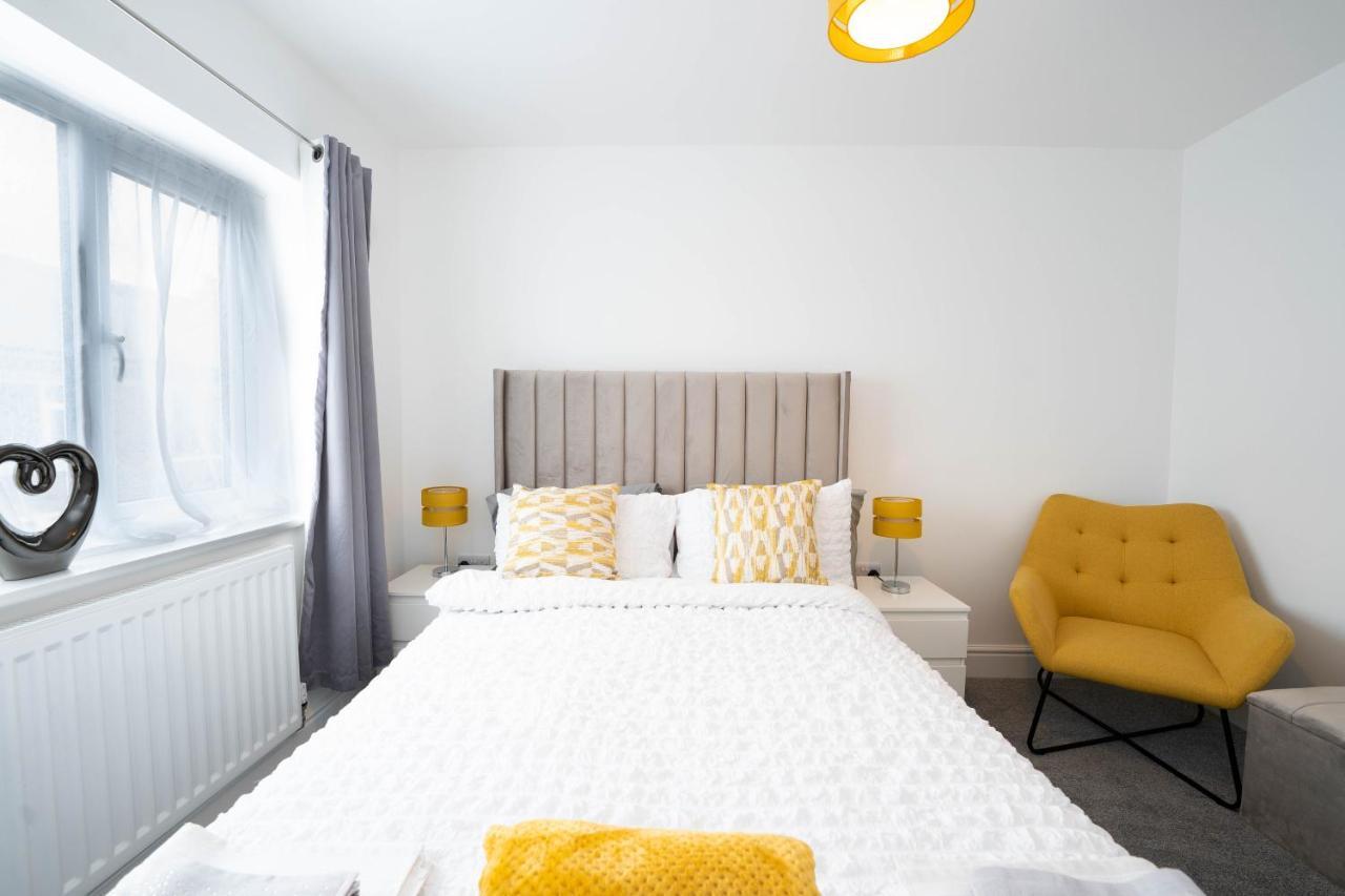 Entire Modern Home With Private Parking For 6/8 Persons Worksop Exteriér fotografie