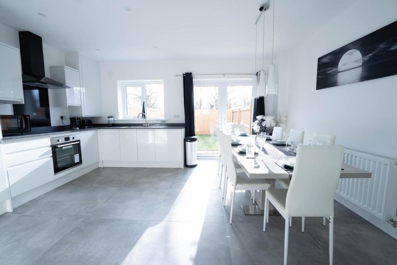 Entire Modern Home With Private Parking For 6/8 Persons Worksop Exteriér fotografie