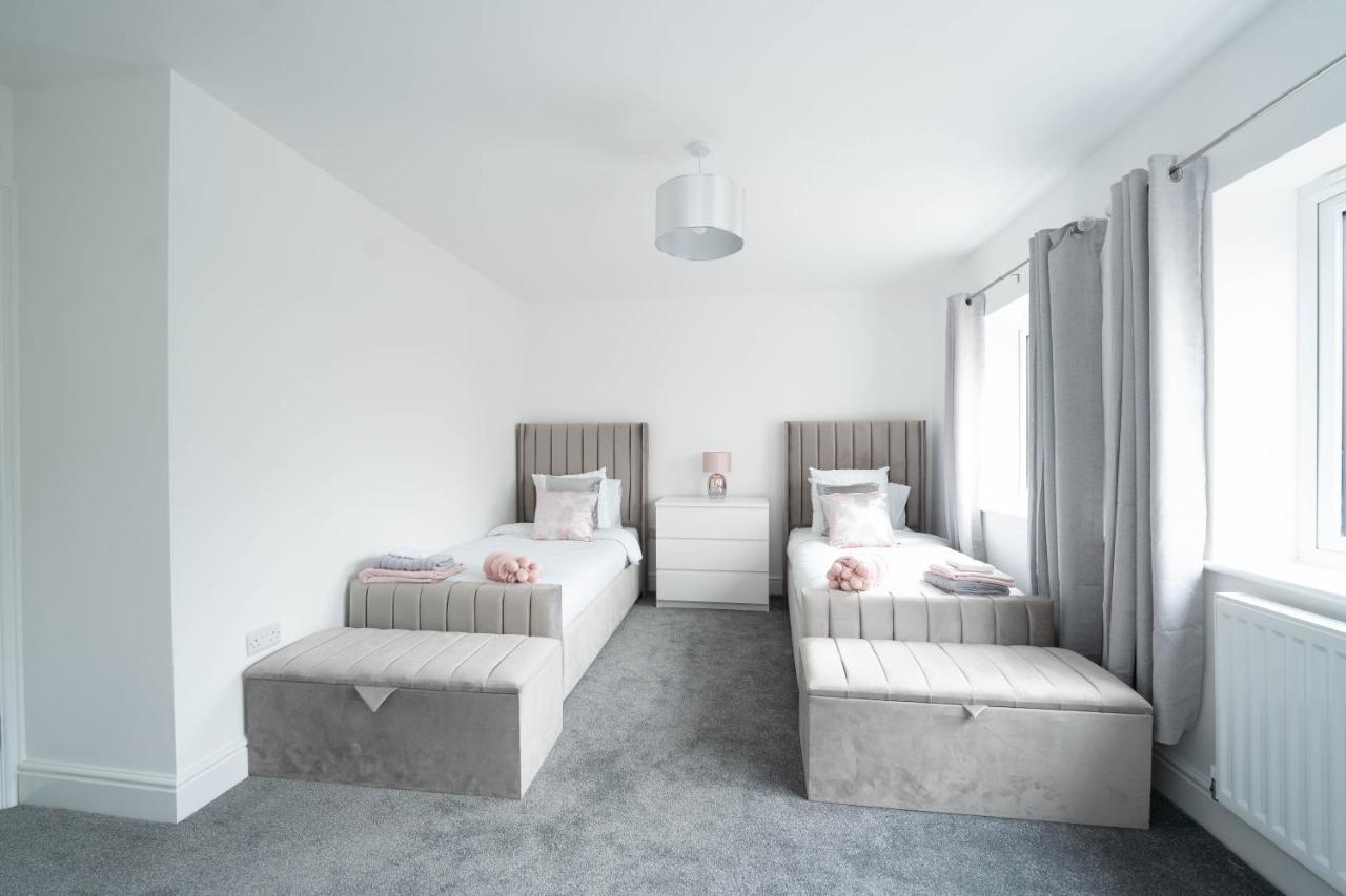 Entire Modern Home With Private Parking For 6/8 Persons Worksop Exteriér fotografie