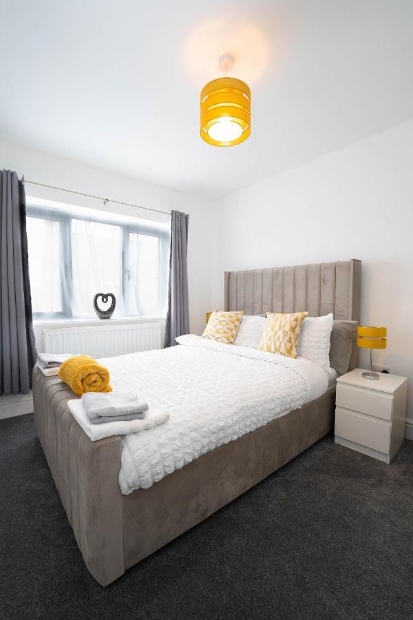 Entire Modern Home With Private Parking For 6/8 Persons Worksop Exteriér fotografie